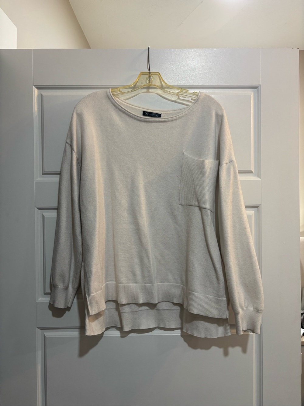 Women’s Cream Pocket Sweater - Lightweight Long Sleeve